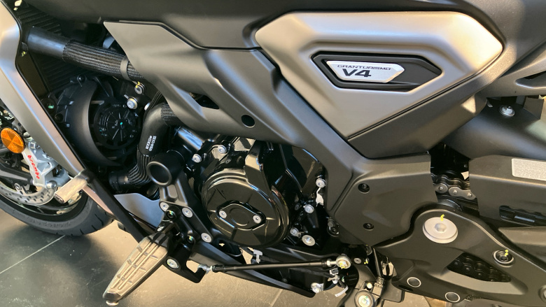 Ducati X Diavel V4 Burning Red (25MY)